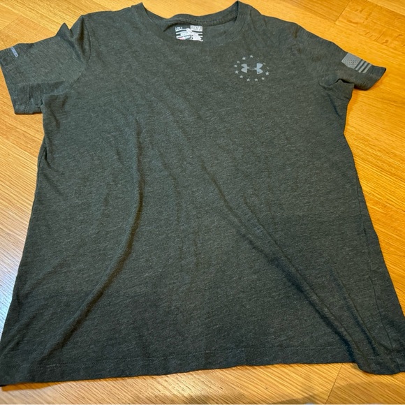 Under Armour Wounded Warriors T-Shirt with flag on back Size Med - Picture 1 of 4
